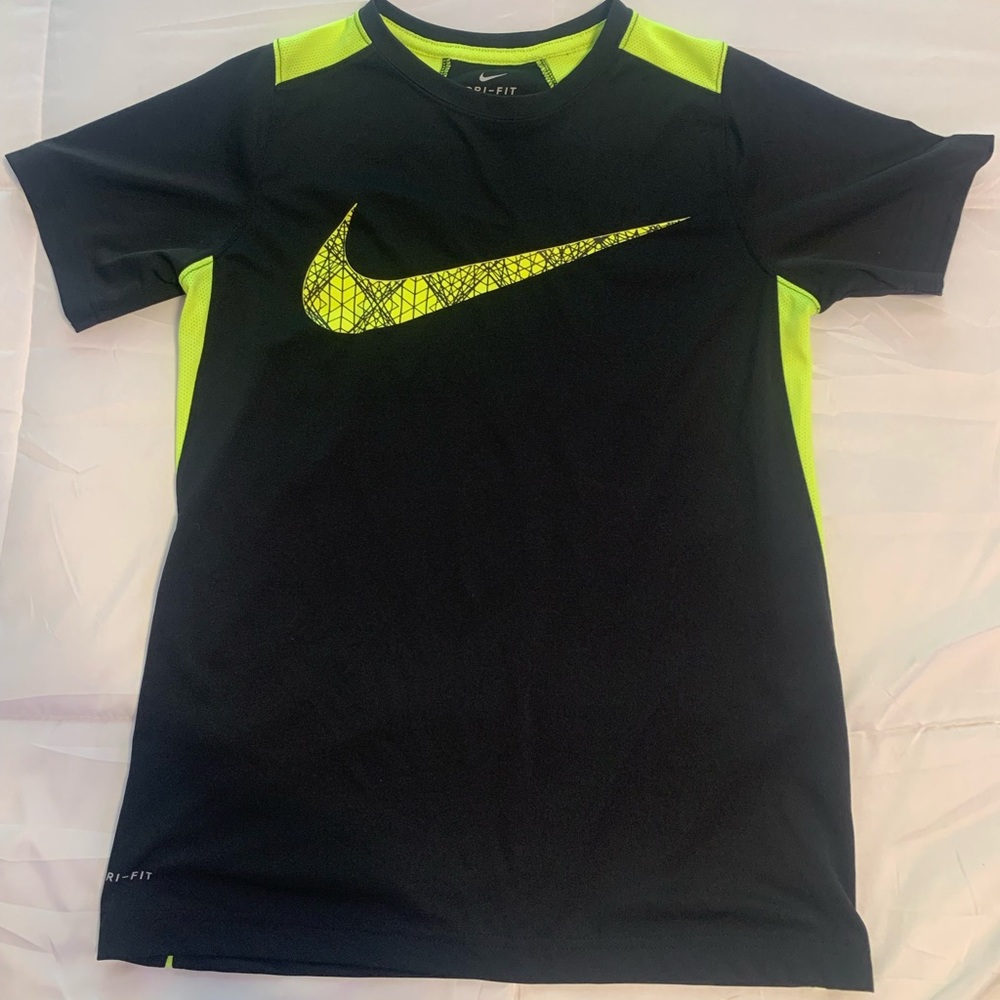 Nike tshirt